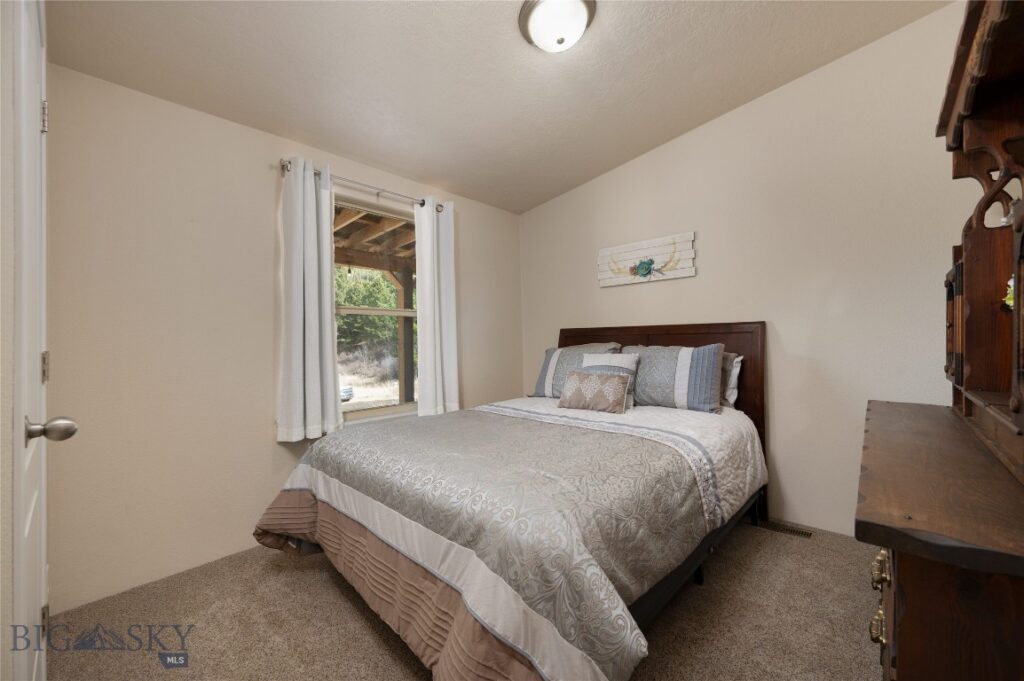 1 Seven Point Road, Livingston MT 59047