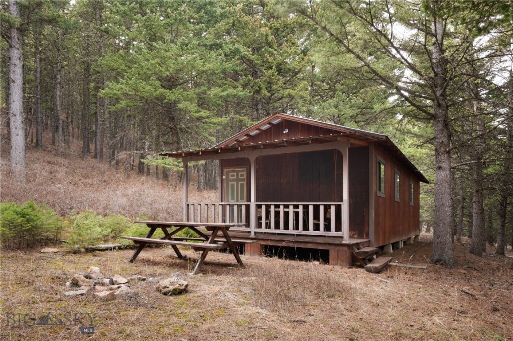 1 Seven Point Road, Livingston MT 59047