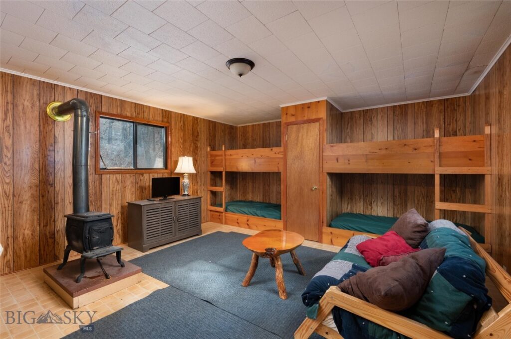 1 Seven Point Road, Livingston MT 59047