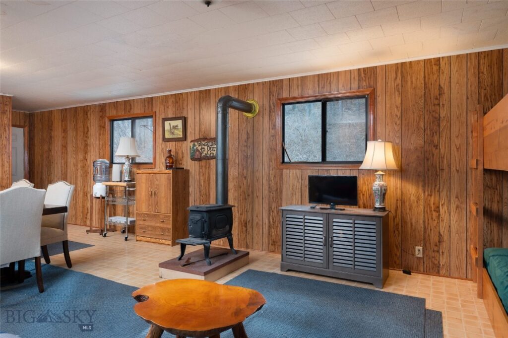 1 Seven Point Road, Livingston MT 59047