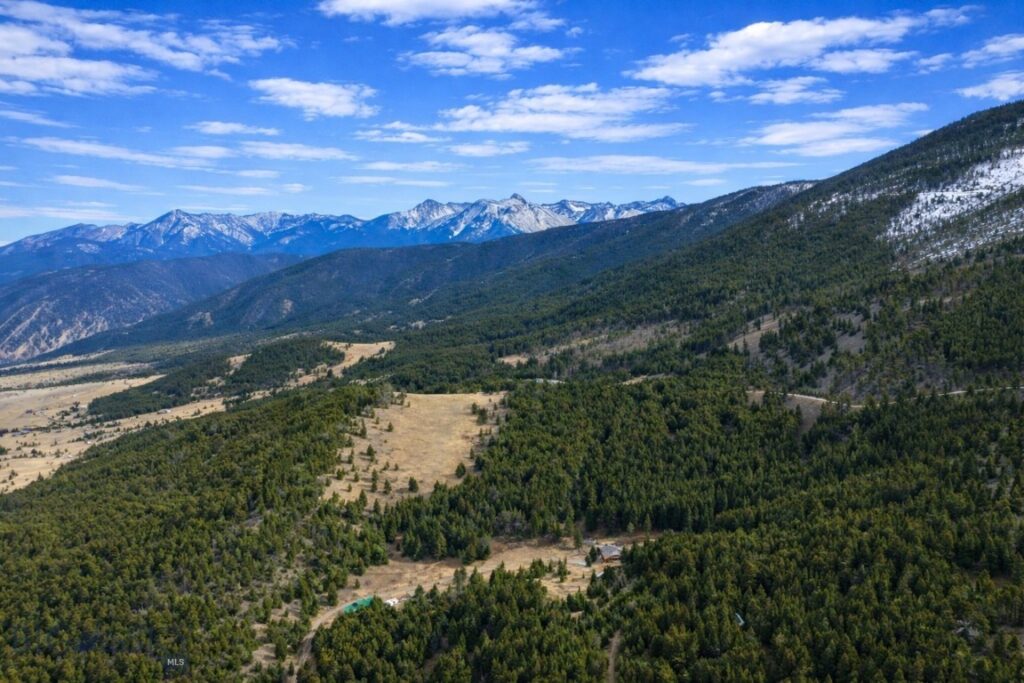 1 Seven Point Road, Livingston MT 59047