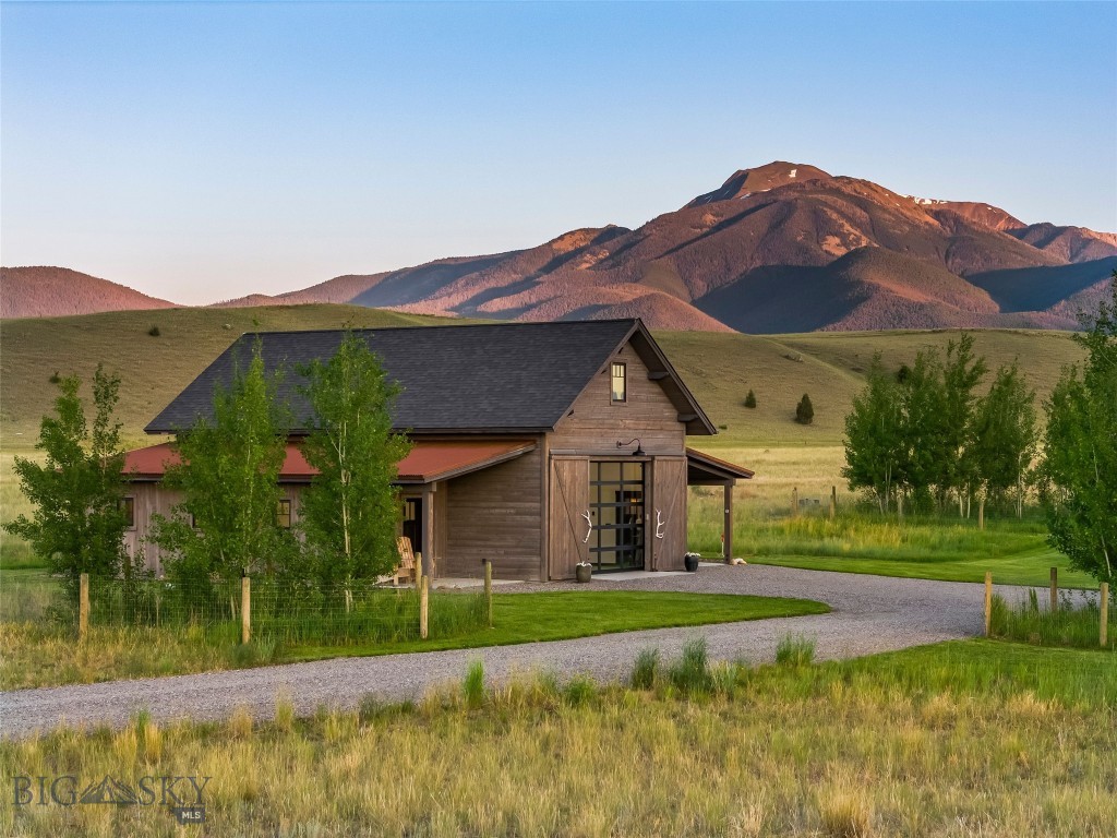 10 Brown Pony Trail, Livingston MT 59047