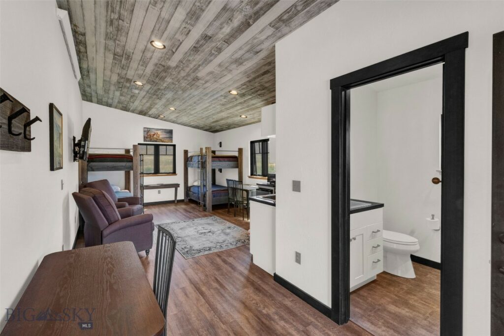 10 Brown Pony Trail, Livingston MT 59047