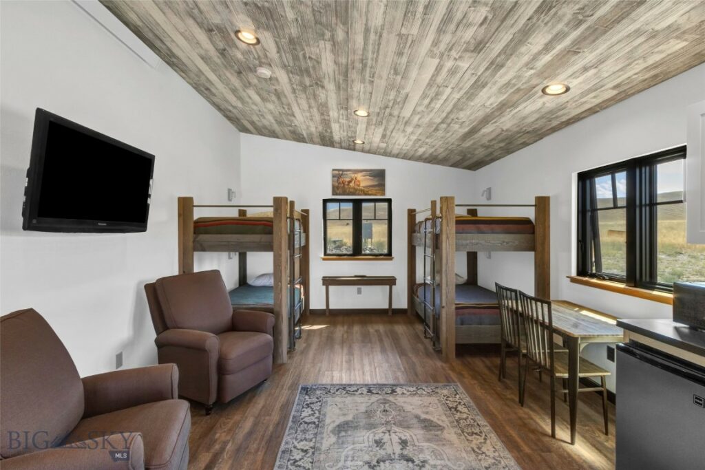 10 Brown Pony Trail, Livingston MT 59047