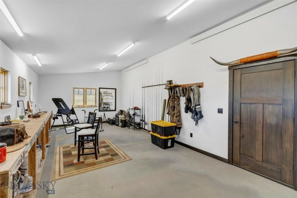 10 Brown Pony Trail, Livingston MT 59047