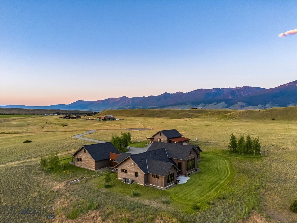 10 Brown Pony Trail, Livingston MT 59047