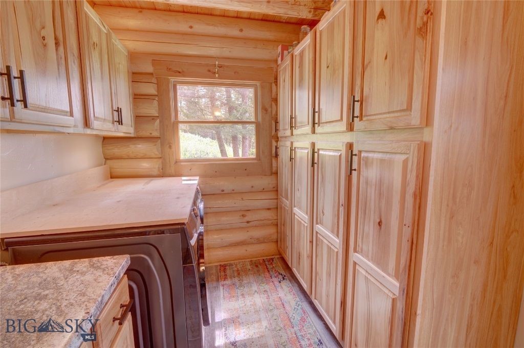 100 Peacemaker Road, Bozeman MT 59715
