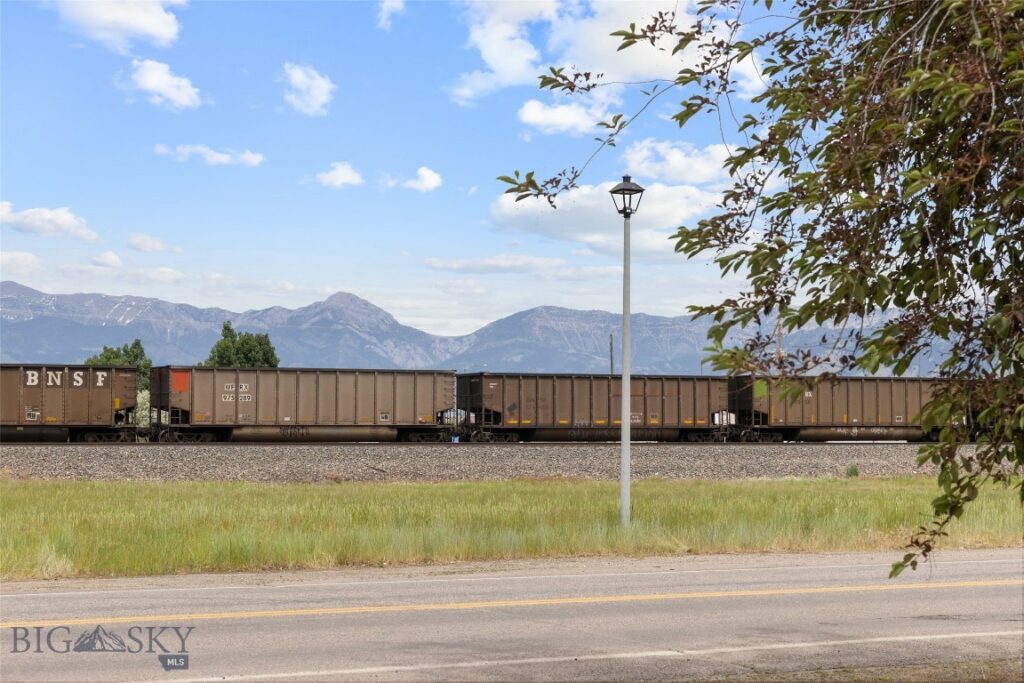 1002 E Northern Pacific Avenue, Belgrade MT 59714