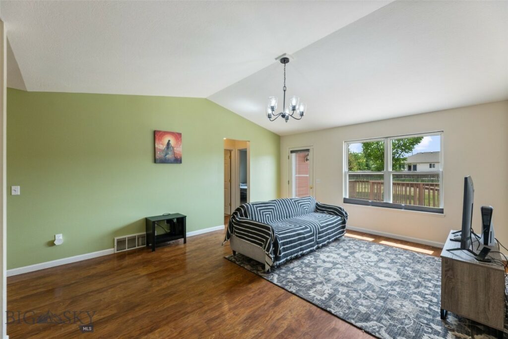 1002 E Northern Pacific Avenue, Belgrade MT 59714