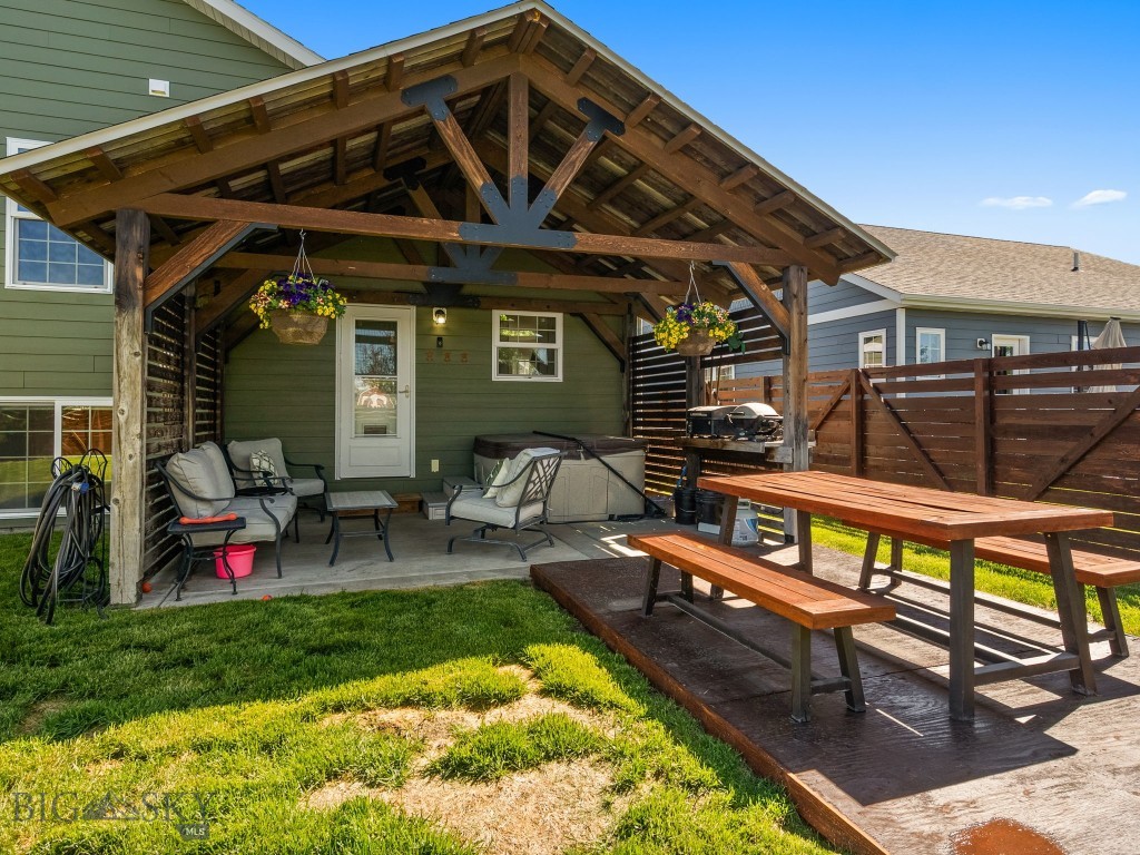 1004 Falcon Boulevard, Belgrade MT 59714