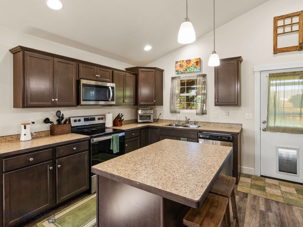1004 Falcon Boulevard, Belgrade MT 59714