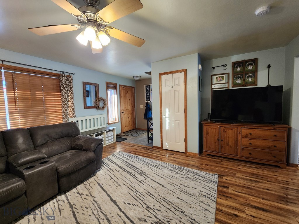 1006 Idaho St, Belgrade MT 59714