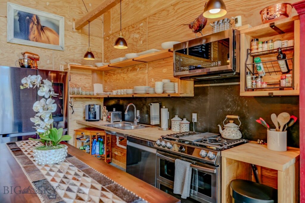 1007 E Geyser, Livingston MT 59047