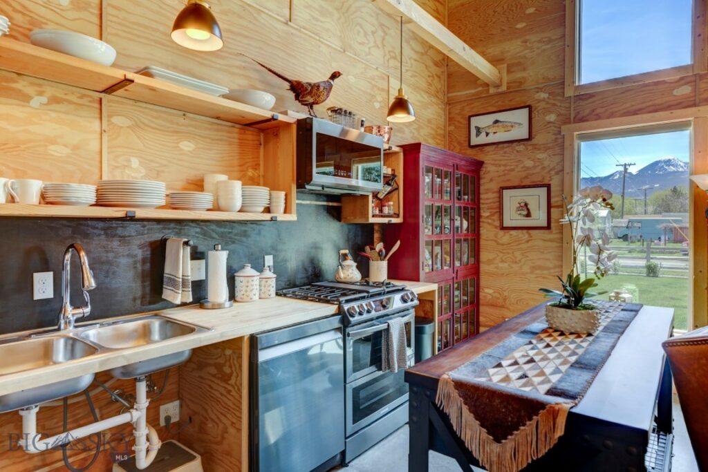 1007 E Geyser, Livingston MT 59047