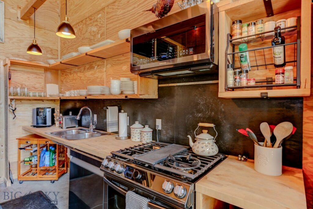 1007 E Geyser, Livingston MT 59047