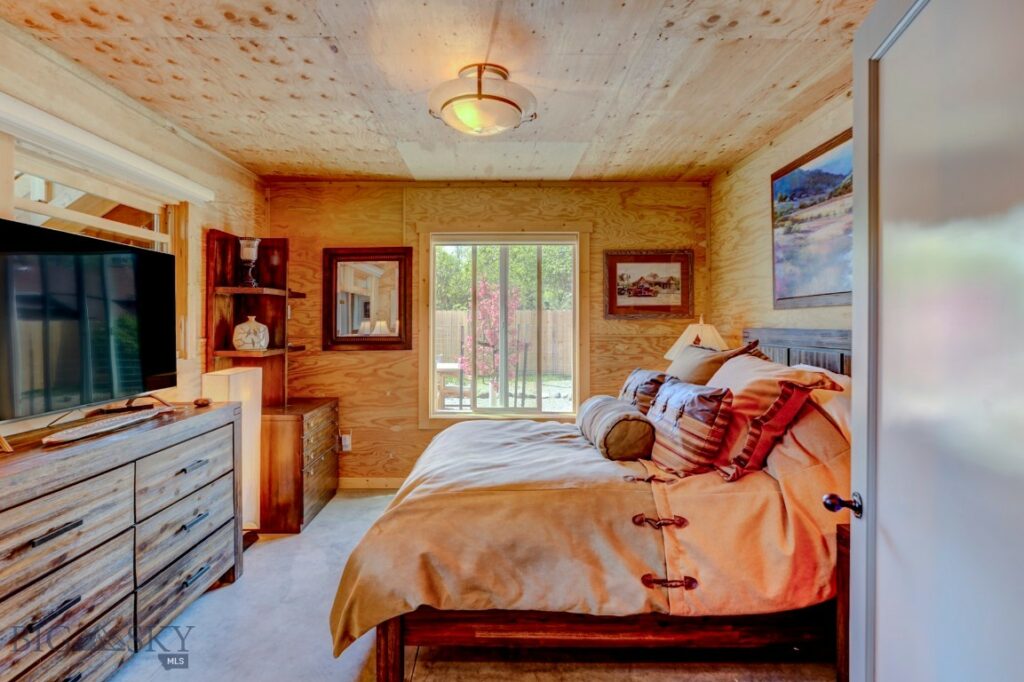 1007 E Geyser, Livingston MT 59047