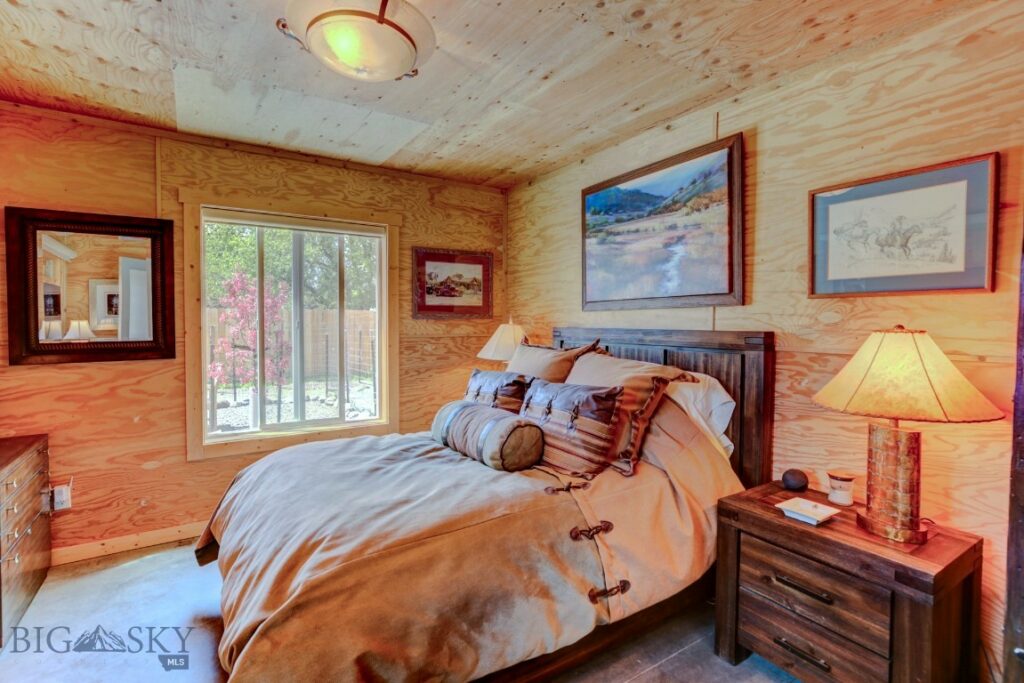 1007 E Geyser, Livingston MT 59047