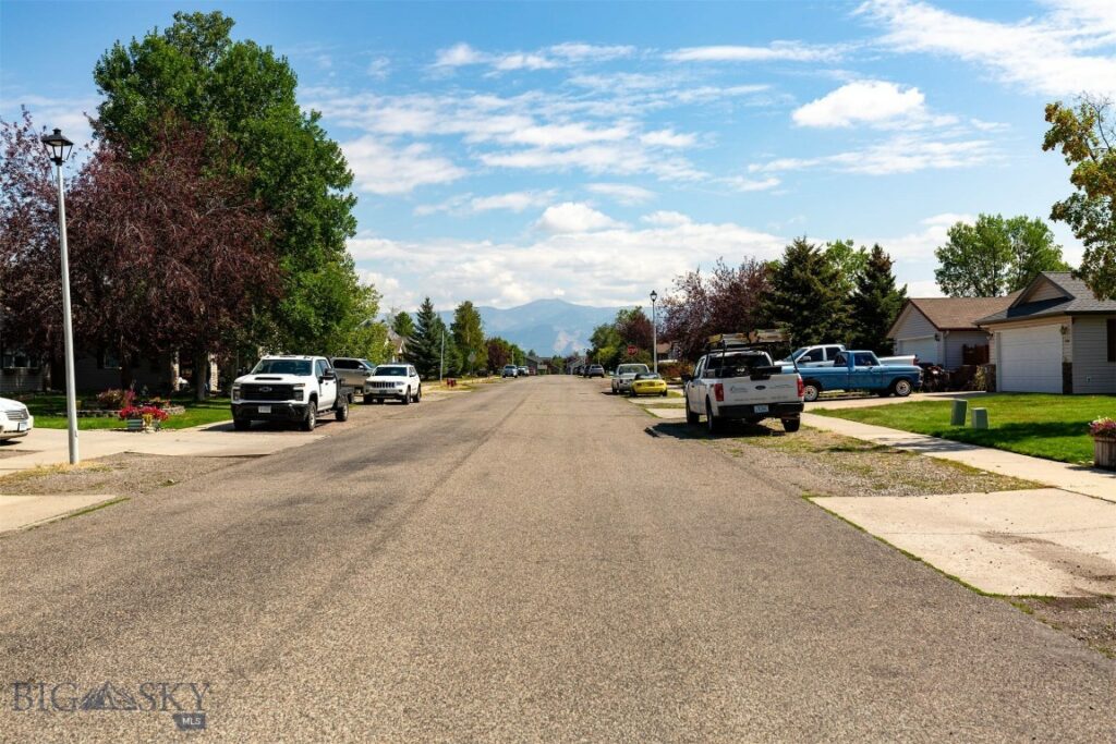 1008 Paisley Drive, Belgrade MT 59714