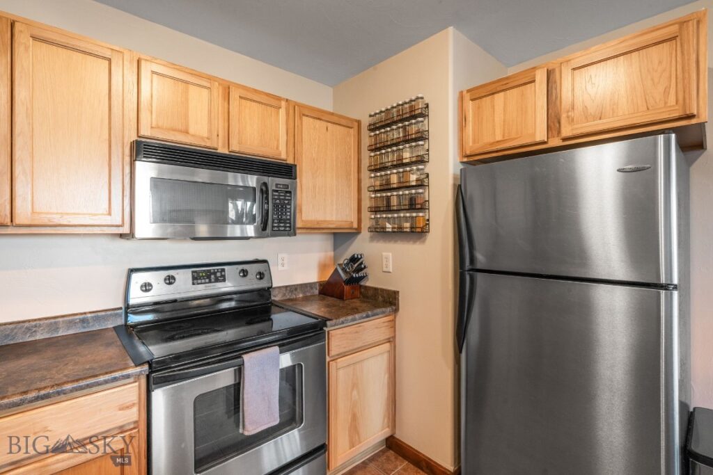 1008 Cruiser Lane, Belgrade MT 59714