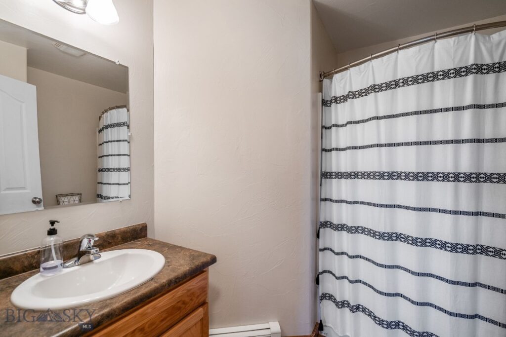 1008 Cruiser Lane, Belgrade MT 59714