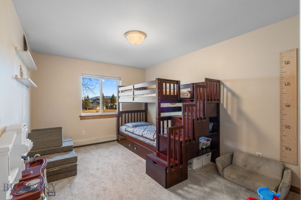 1008 Cruiser Lane, Belgrade MT 59714