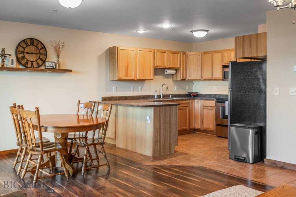 1008 Cruiser Lane, Belgrade MT 59714