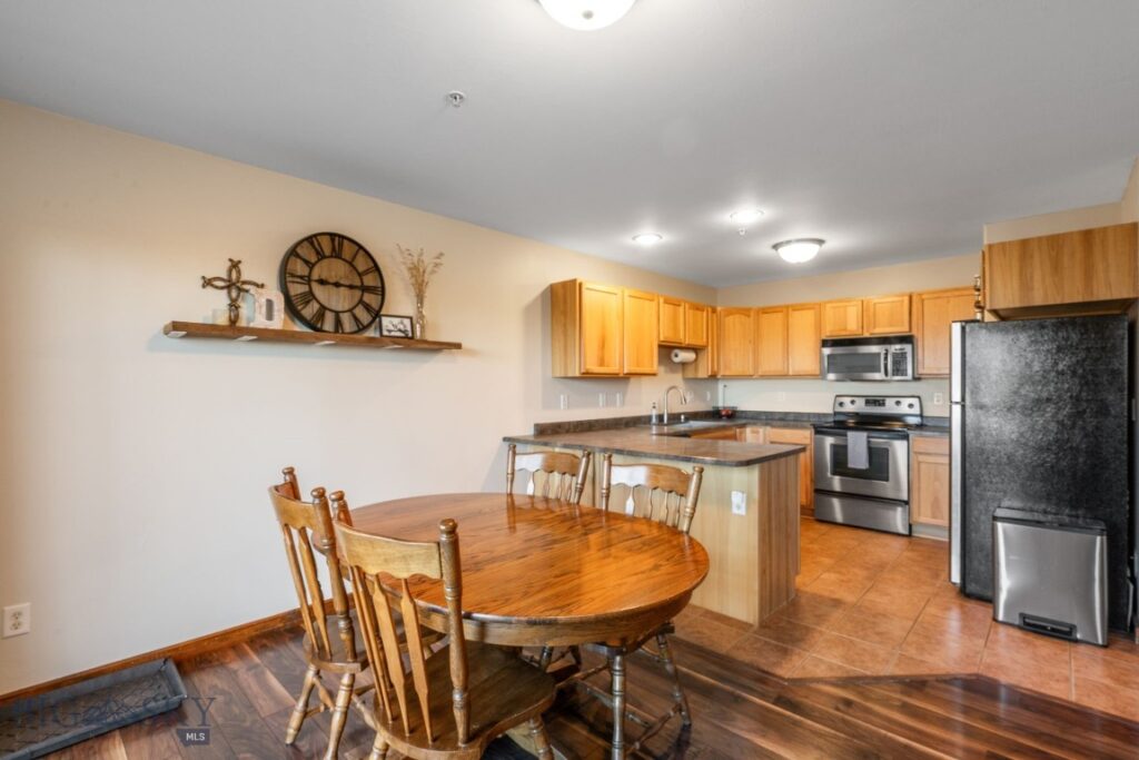 1008 Cruiser Lane, Belgrade MT 59714