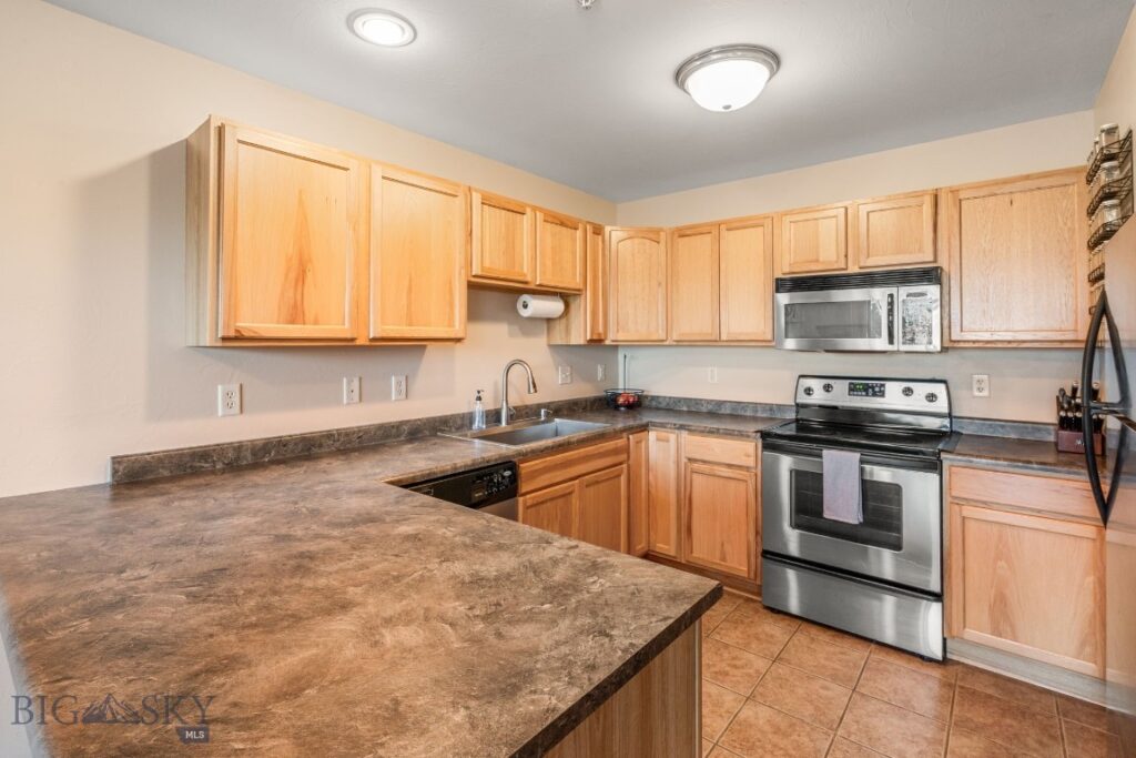 1008 Cruiser Lane, Belgrade MT 59714