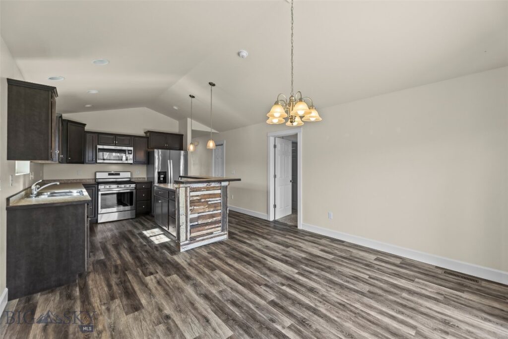1009 Falcon Ridge Boulevard, Belgrade MT 59714