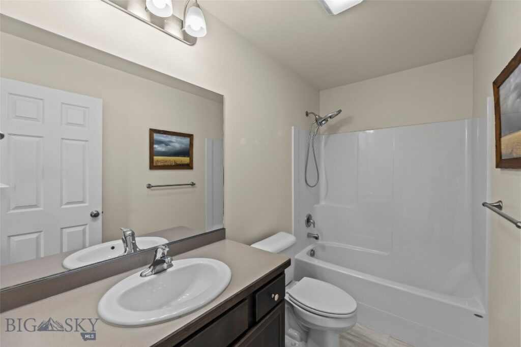 1009 Falcon Ridge Boulevard, Belgrade MT 59714