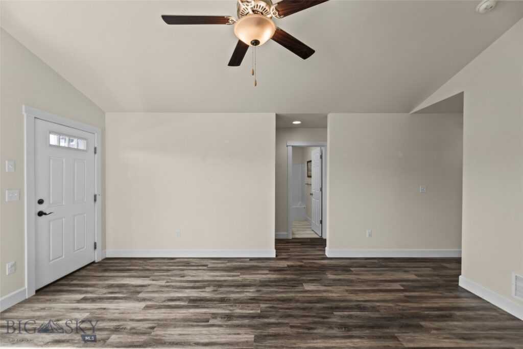 1009 Falcon Ridge Boulevard, Belgrade MT 59714