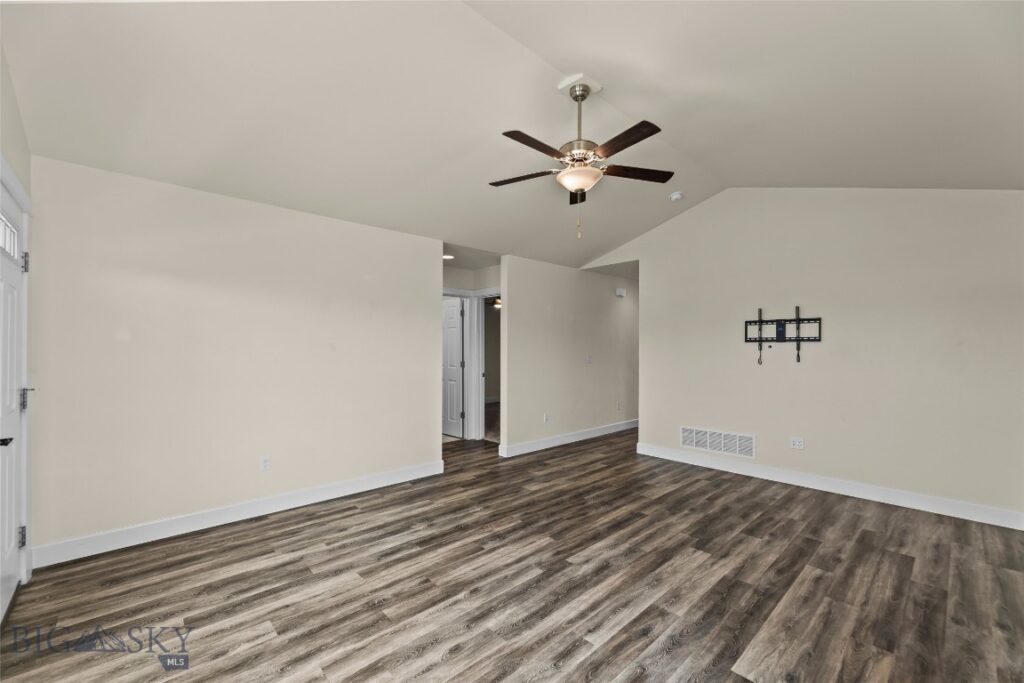 1009 Falcon Ridge Boulevard, Belgrade MT 59714