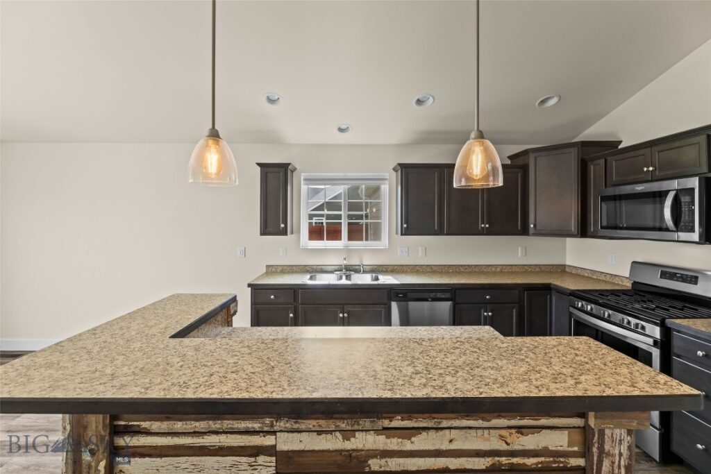 1009 Falcon Ridge Boulevard, Belgrade MT 59714