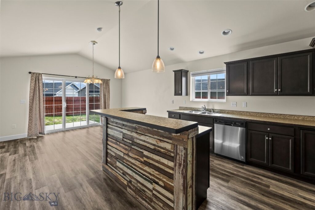 1009 Falcon Ridge Boulevard, Belgrade MT 59714