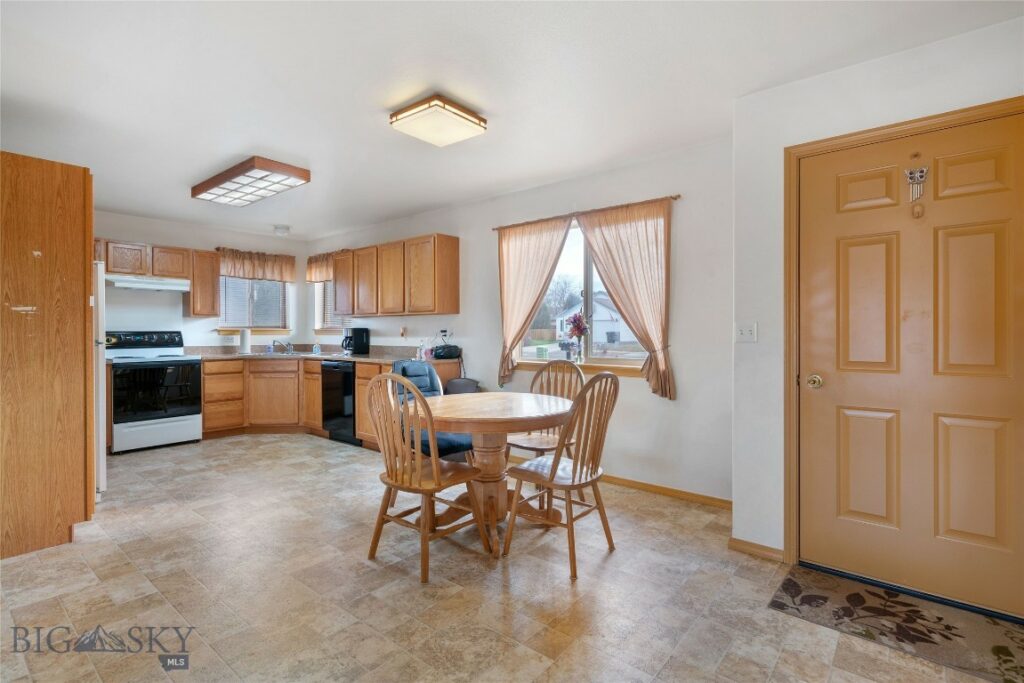 1009 Paisley Drive, Belgrade MT 59714