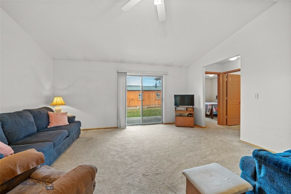 1009 Paisley Drive, Belgrade MT 59714