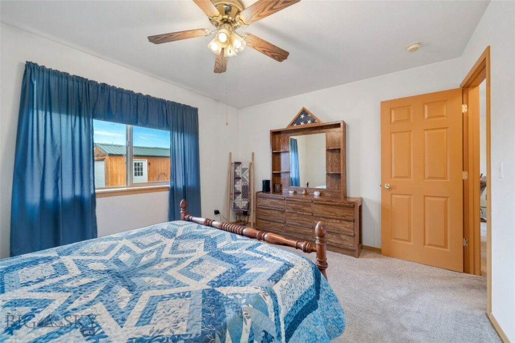 1009 Paisley Drive, Belgrade MT 59714