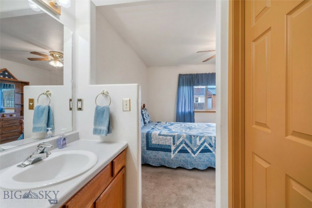 1009 Paisley Drive, Belgrade MT 59714