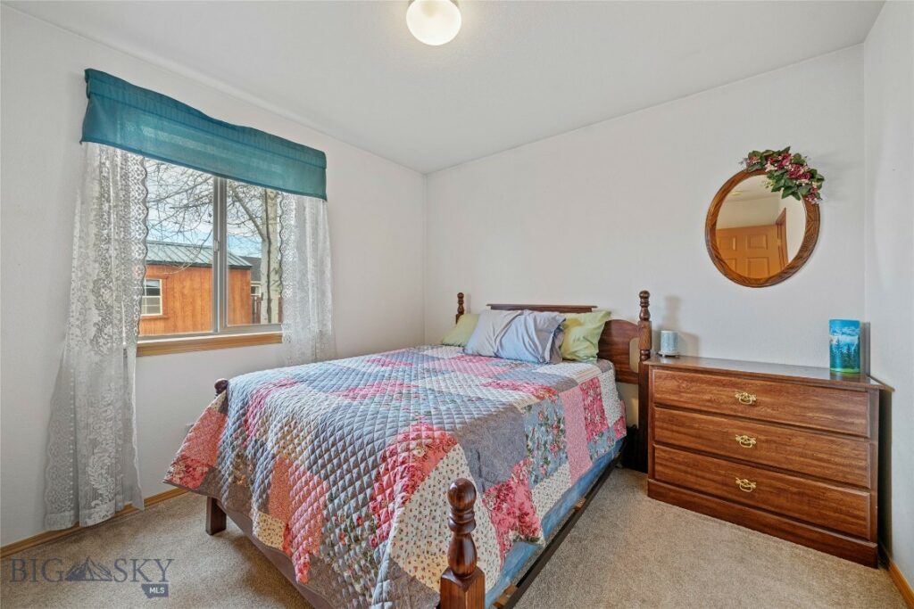 1009 Paisley Drive, Belgrade MT 59714