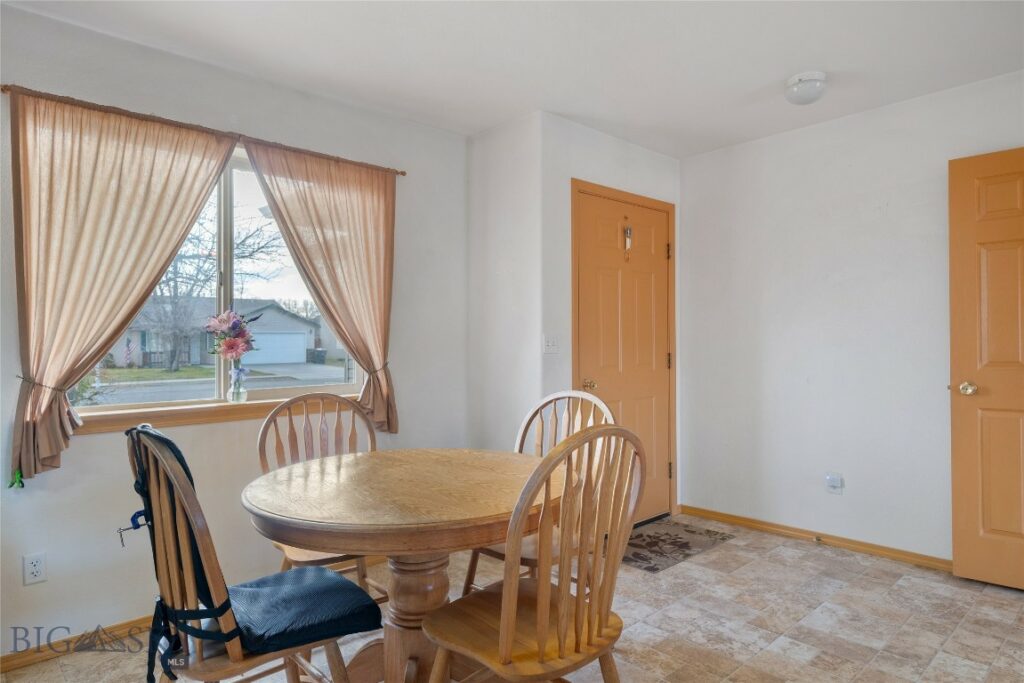 1009 Paisley Drive, Belgrade MT 59714