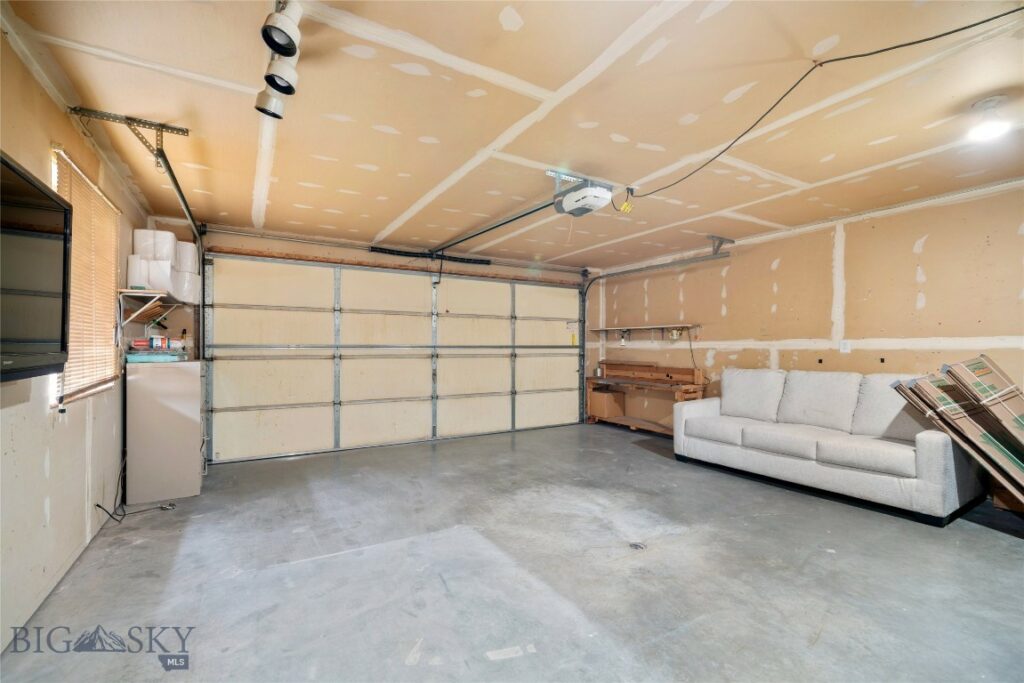 1009 Paisley Drive, Belgrade MT 59714