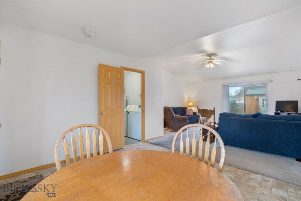 1009 Paisley Drive, Belgrade MT 59714