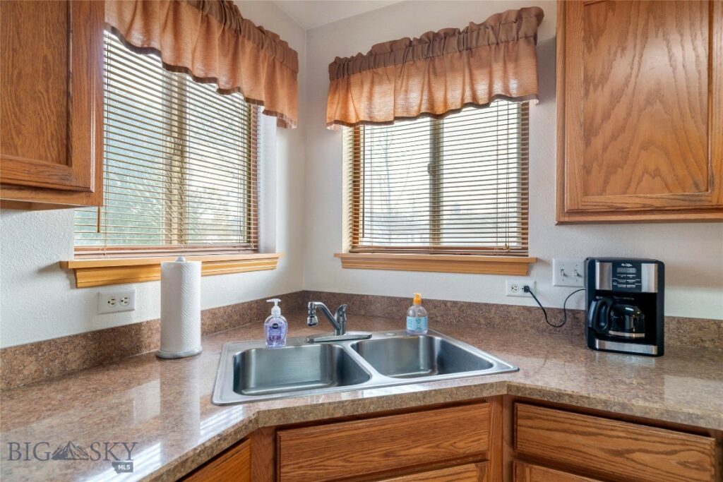 1009 Paisley Drive, Belgrade MT 59714