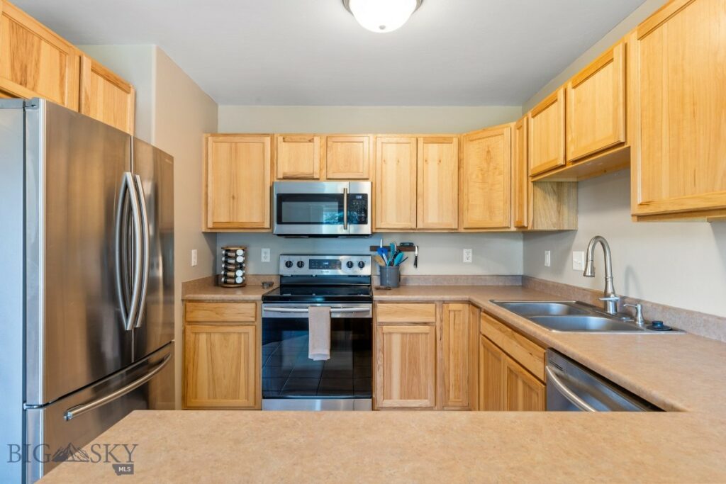 1010 Cruiser Lane, Belgrade MT 59714