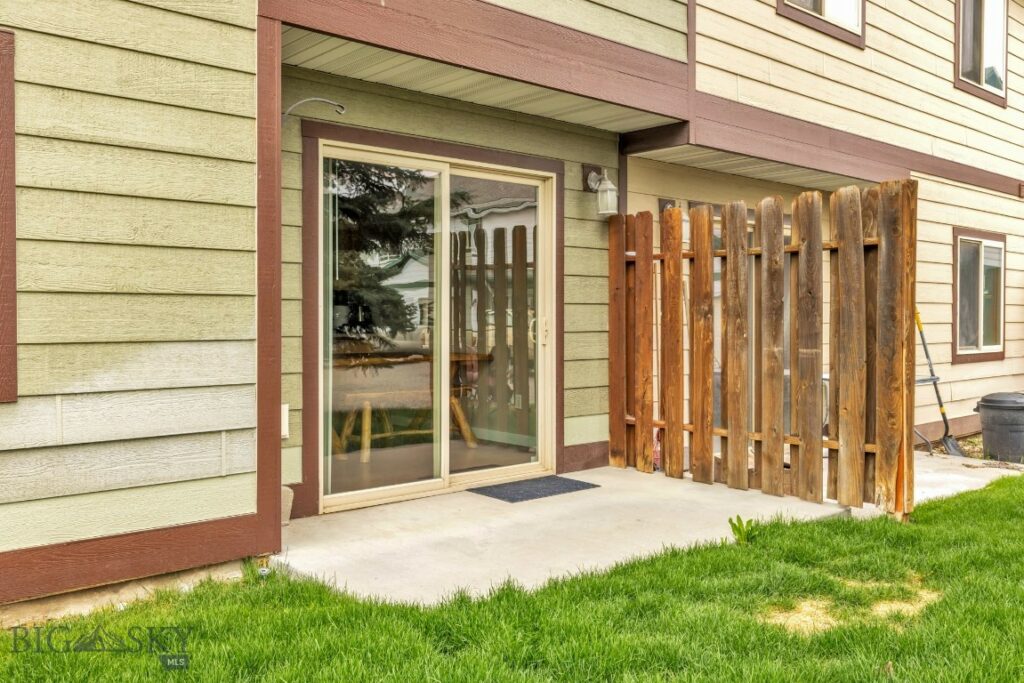 1010 Cruiser Lane, Belgrade MT 59714