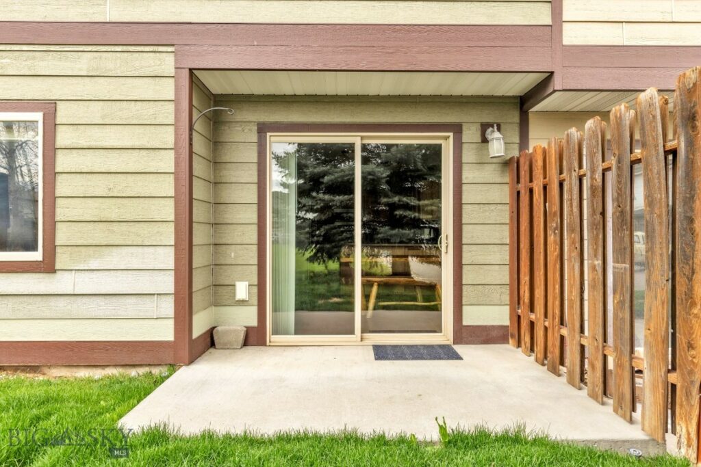 1010 Cruiser Lane, Belgrade MT 59714