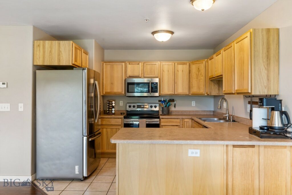 1010 Cruiser Lane, Belgrade MT 59714