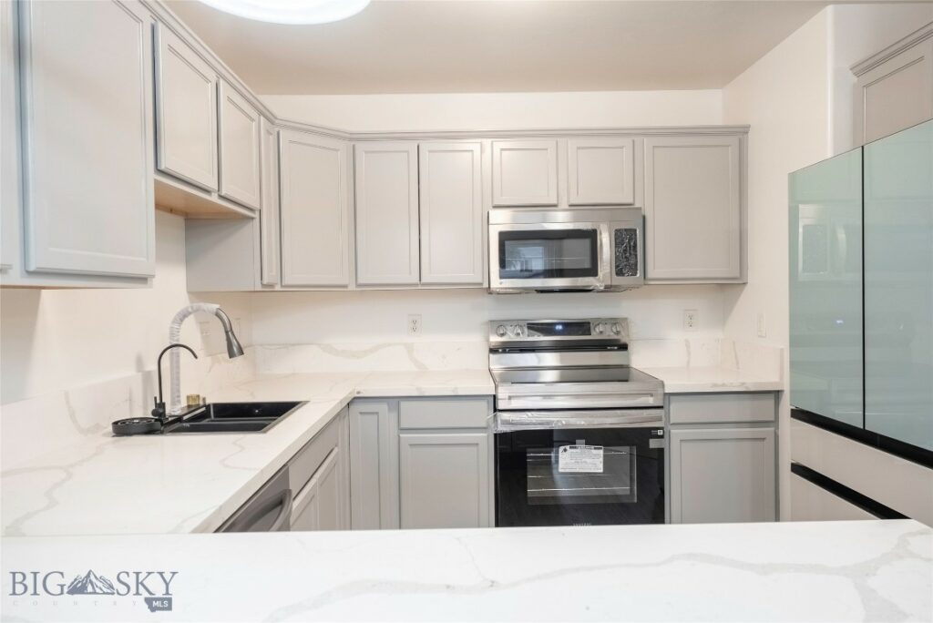 1010 Cruiser Lane, Belgrade MT 59714