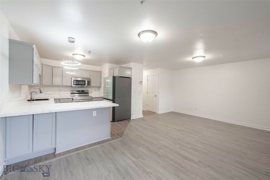 1010 Cruiser Lane, Belgrade MT 59714