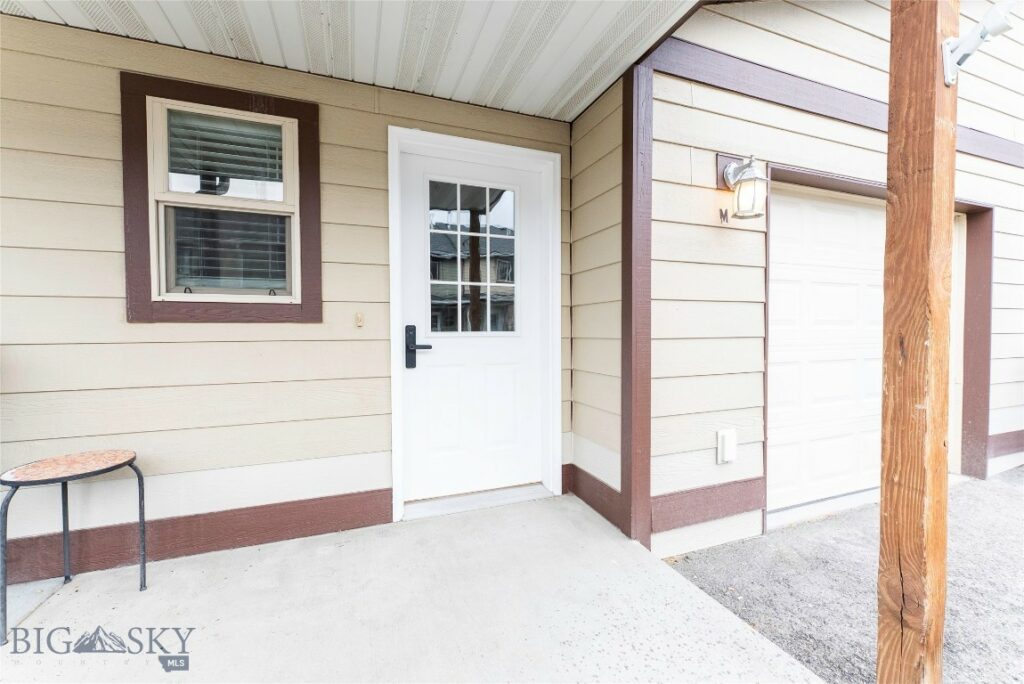 1010 Cruiser Lane, Belgrade MT 59714